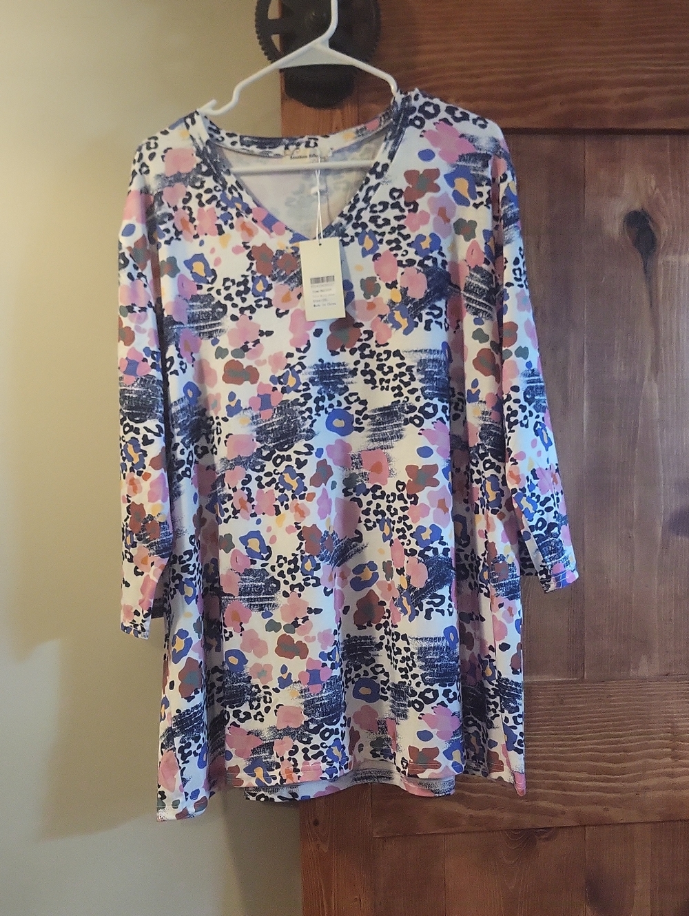 Southern Stitch- White Multicolor V-Neck Blouse